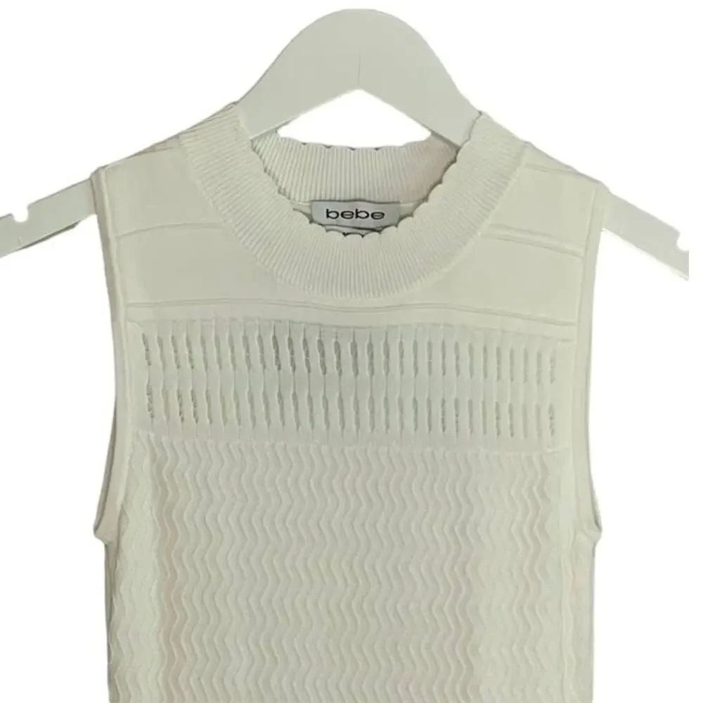 NWT Bebe White Bodycon Scalloped Neckline Mesh Ruffled Diagonal Bottom Dress XS - Picture 2 of 9